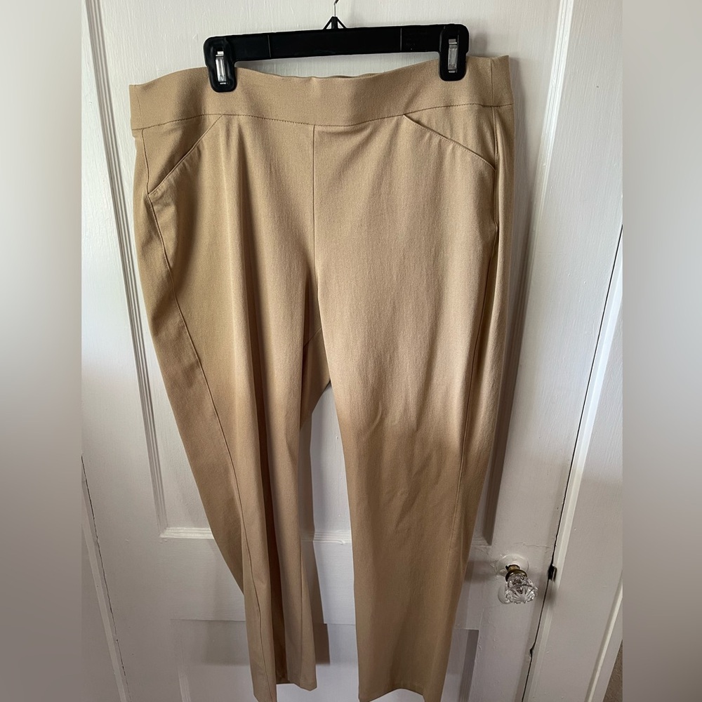 Chico size 2.5 (like 14)Travelers Women’s Tan Pull-On Stretch Pants,like new